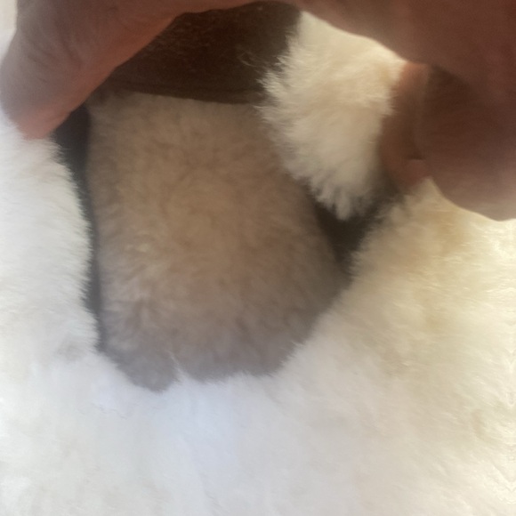 Cozy Brown suede Slippers with White shearling cuff and lining.NWOT - Picture 4 of 5